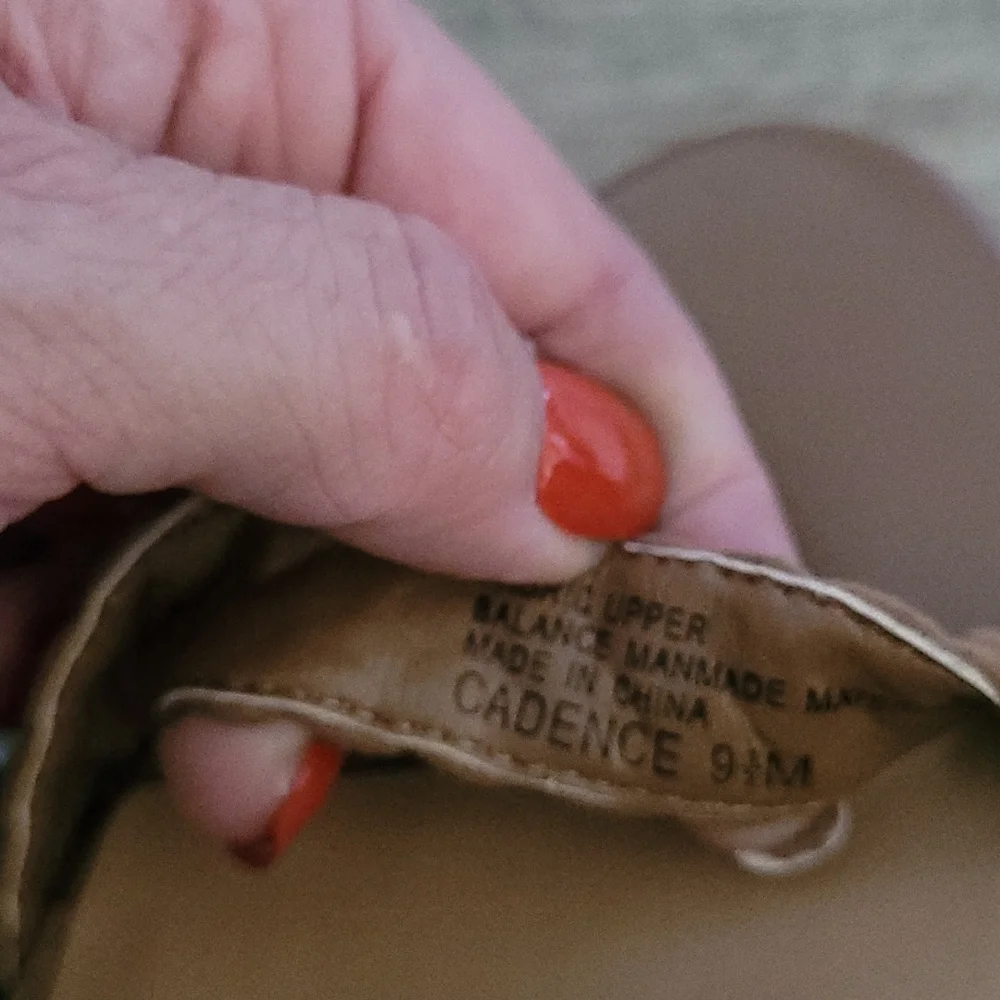 Crown Vintage Heels 9.5 - Picture 7 of 7